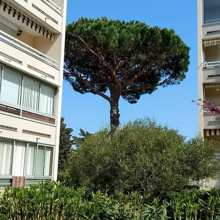Les Jardins De La *